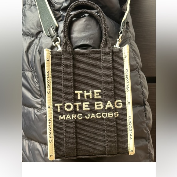 - Marc Jacobs Black Tote Bag ‼️NEW - Picture 16 of 16